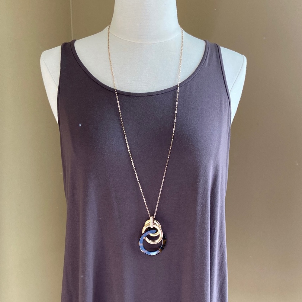 NWT Gold Tone/Tortoise Shell 3 Ring‎ Pendant Necklace
